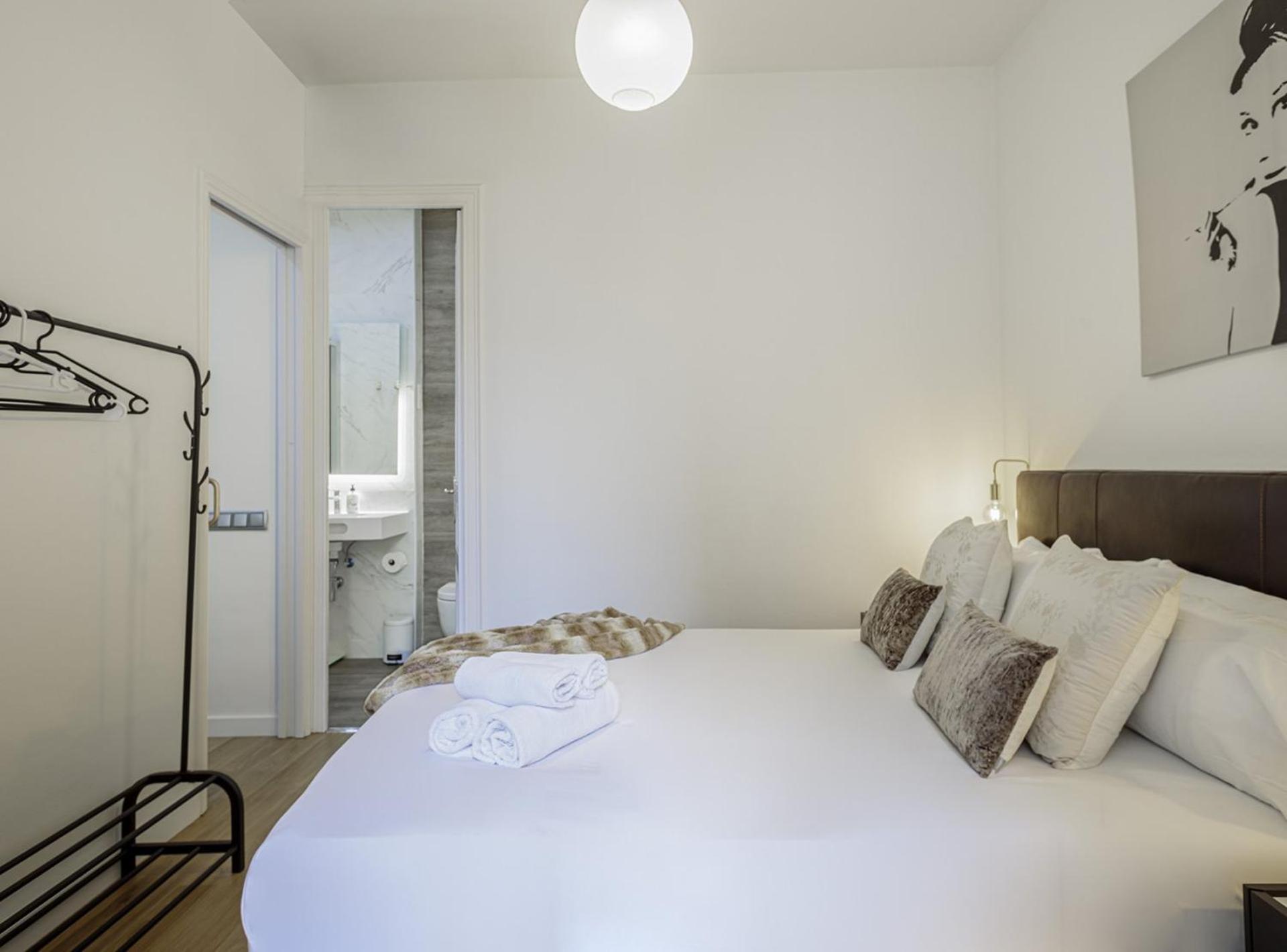 The Gaudi Suites II Barcelona Exterior foto